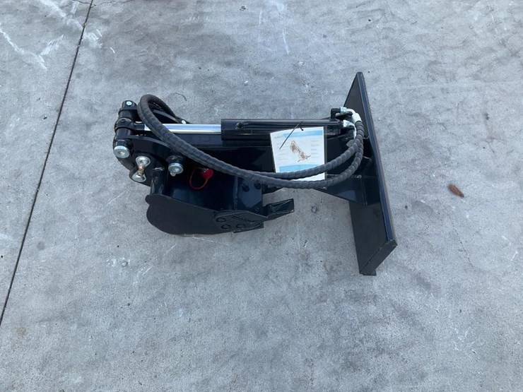 #1351-•-unused-mini-skid-steer-digger-arm-image-1