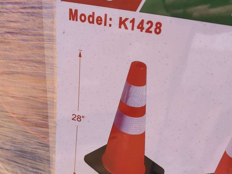(20)-kj-highway-traffic-cones-28"-x-14"-image-2