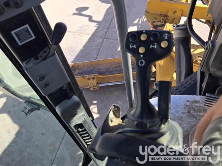 2016-caterpillar-12m3-image-81