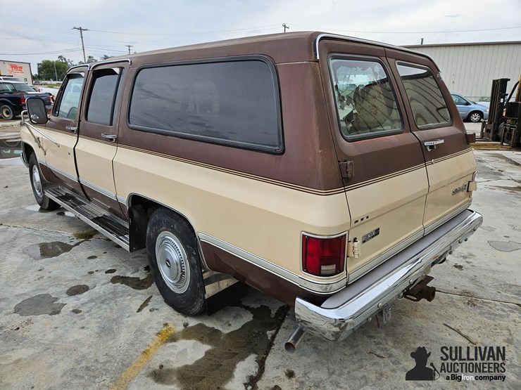 1988-chevrolet-suburban-image-7