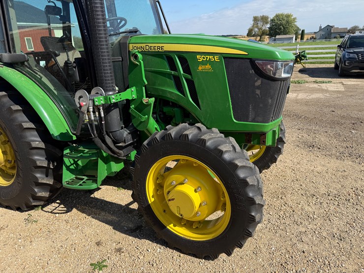 john-deere-5075e-image-4