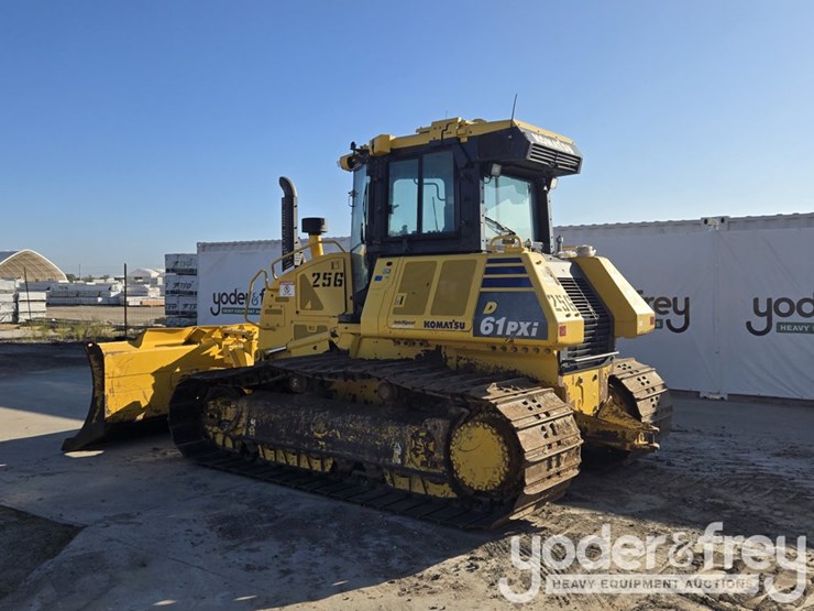 2020-komatsu-d61pxi-24-image-3