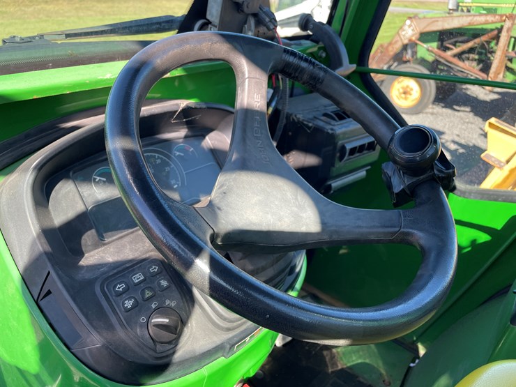 2019-john-deere-2038r-image-37