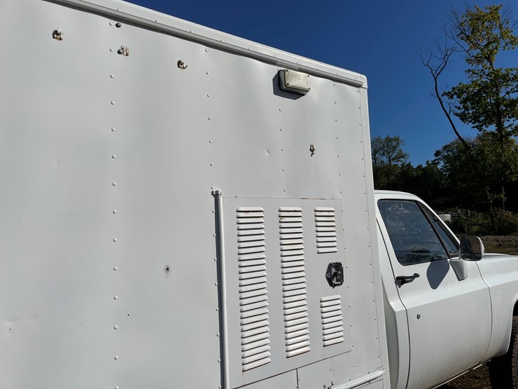 #516-•-1984-chevy-d350-4x4-pickup-(title-in-delay)-(wakefield,-mi)-image-29