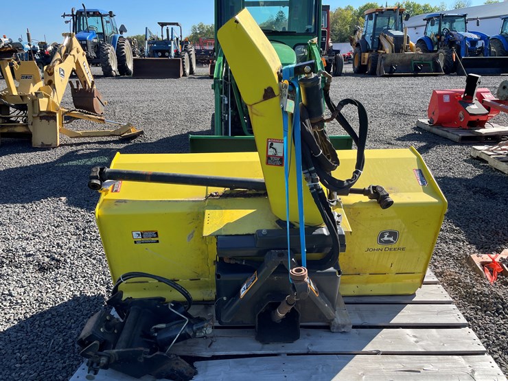 2019-john-deere-2038r-image-52