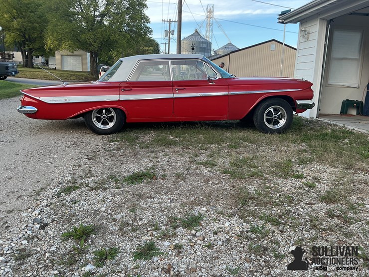 1961-chevrolet-impala-sedan-image-4