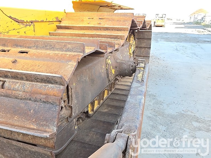 2019-komatsu-d65pxi-18-image-16