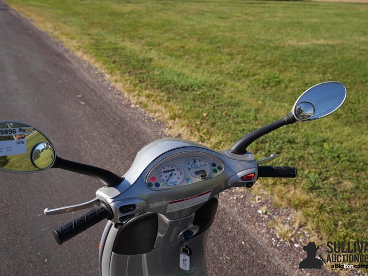 run-#26---2002-vespa-piaggio-et4-150-scooter-image-12