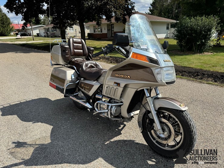 run-#23---1985-honda-goldwing-gl1200-aspencade-motorcycle-image-3