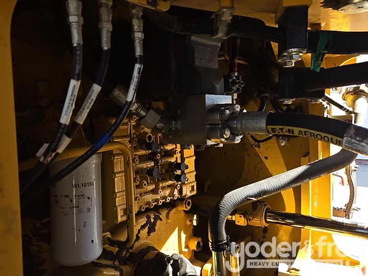 2019-deere-524l-image-35