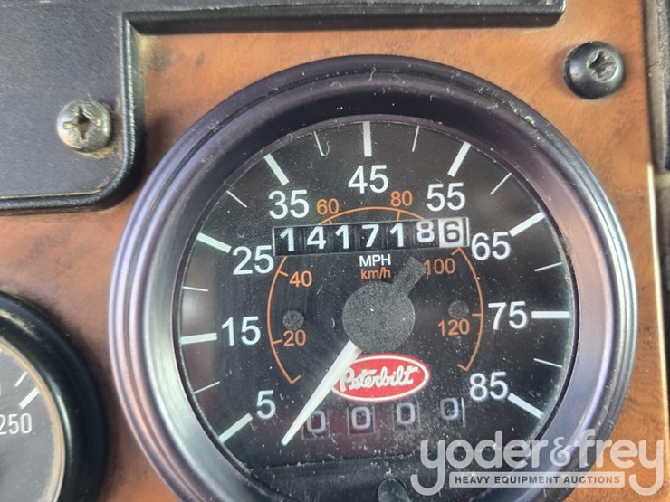 2008-peterbilt-335-image-172