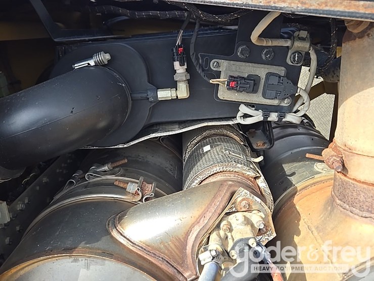 2019-caterpillar-d6-lgp-image-38