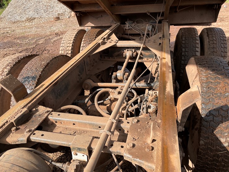 #412-•-1988-white-gmc/autocar-quad-axle-dump-truck-(title-in-delay)-(wakefield,-mi)-image-78