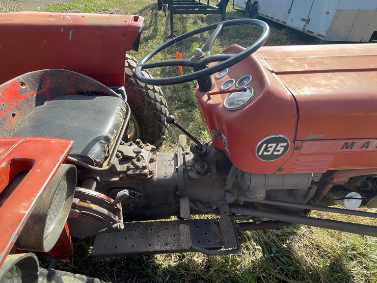 massey-ferguson-135-image-14