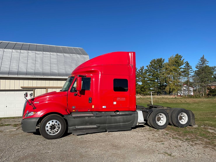 #402-•-2016-international-semi-tractor-(has-wi-title)-(denmark,-wi)-image-2