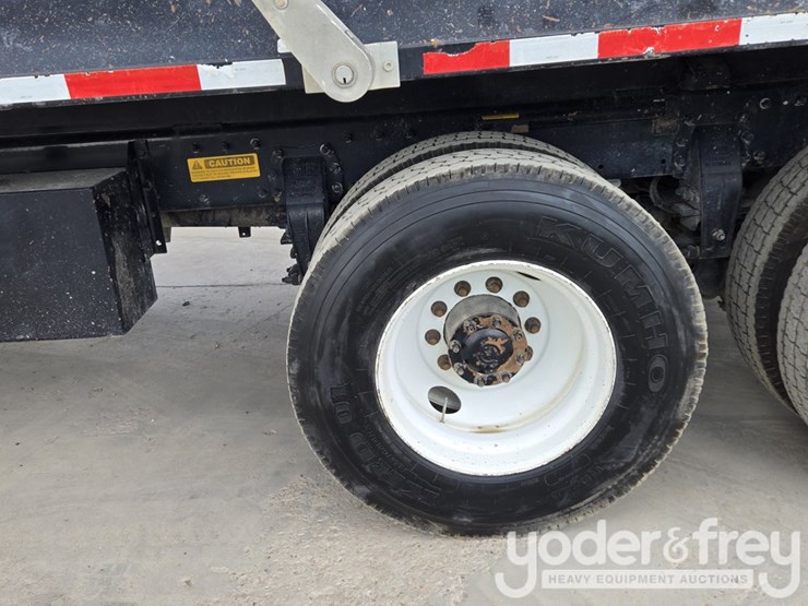 2018-peterbilt-348-image-20