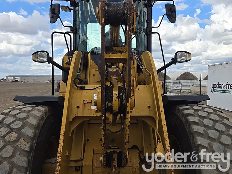 2019-caterpillar-930-image-16