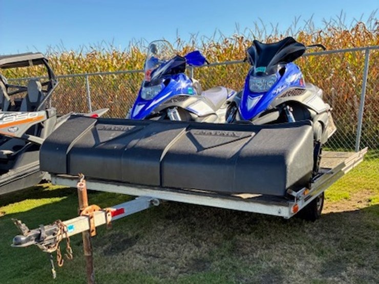 #710-•-2009-yamaha-nytro-snowmobile,-2009-yamaha-nytro-snowmobile,-and-leland-trailer-(has-wi-title)-(clintonville,-wi)-image-1