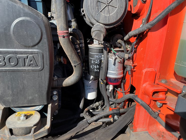 2023-kubota-ssv65-image-27