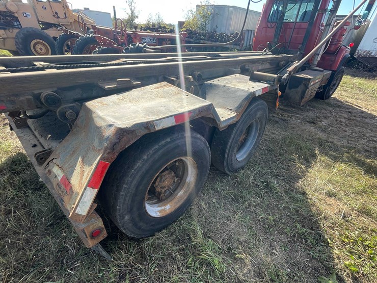2000-mack-dm690s-image-25