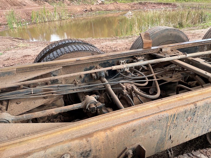 #412-•-1988-white-gmc/autocar-quad-axle-dump-truck-(title-in-delay)-(wakefield,-mi)-image-90