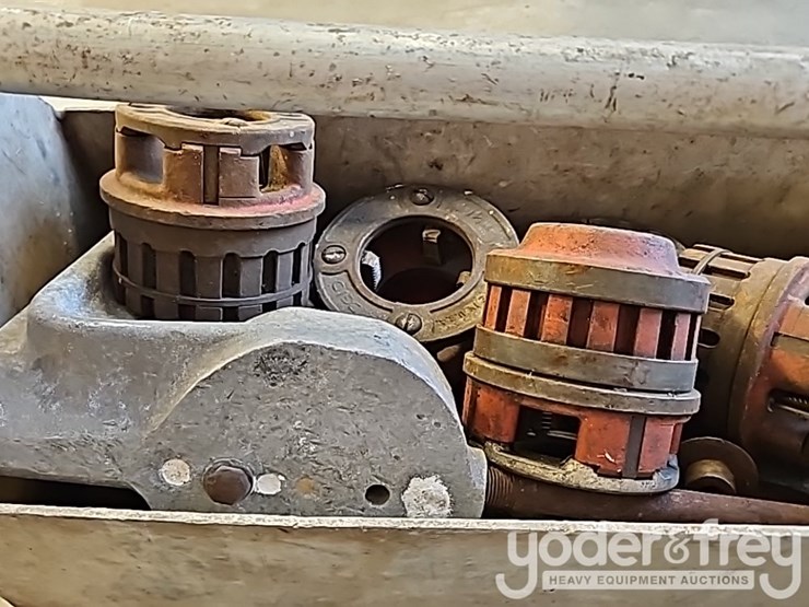 ratchet-pipe-threader-kit-image-9
