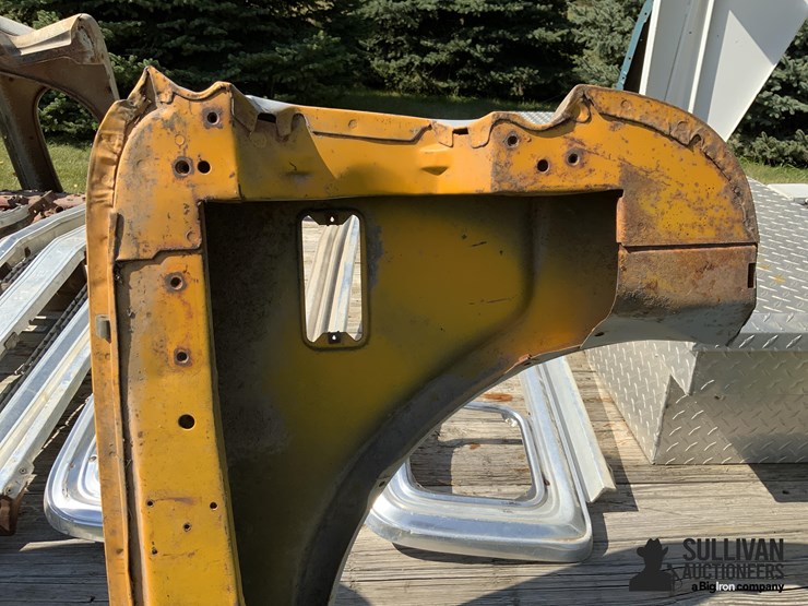 1970-72-chevrolet-front-lh-pickup-fenders-image-11