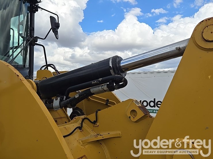 2019-caterpillar-930-image-17