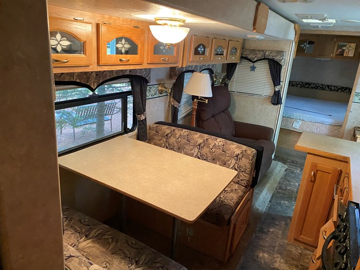 #701-•-2004-k2-incorporated-sportsman-3803-camper-(has-wi-title)-(three-lakes,-wi)-image-26