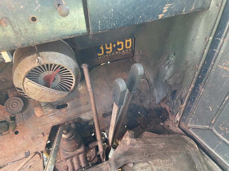 #426-•-vintage-ford-1-1/2-ton-single-axle-dump-truck-(no-title)-(houghton,-mi)-image-58