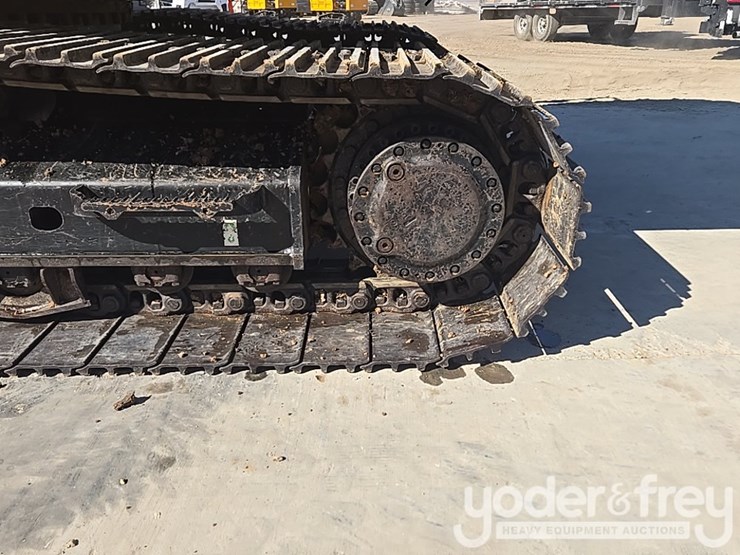 2018-caterpillar-320-image-25