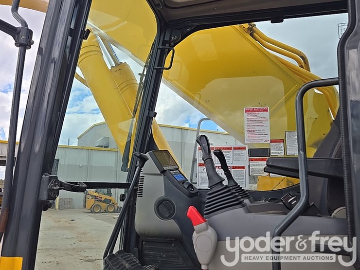 2023-komatsu-pc490-lc-11-image-55