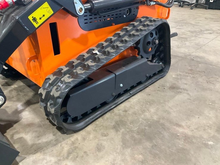#1008-•-new-land-hero-ldh-t460-mini-track-skid-steer-loader-image-8