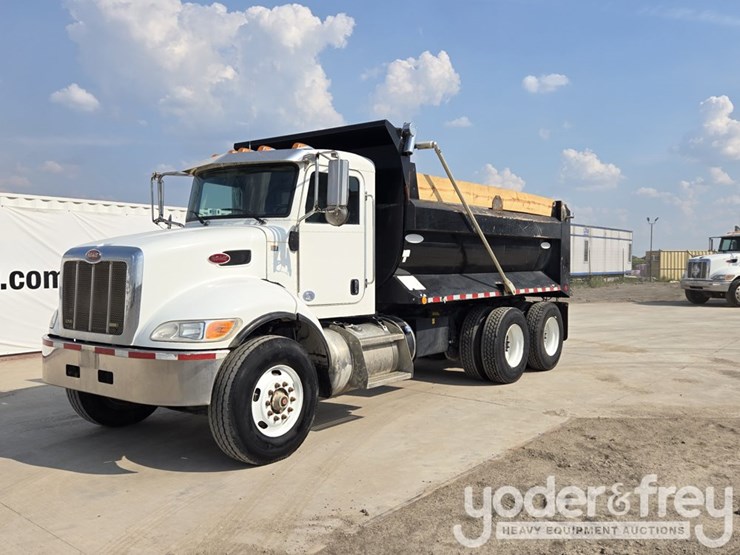 2018-peterbilt-348-image-3