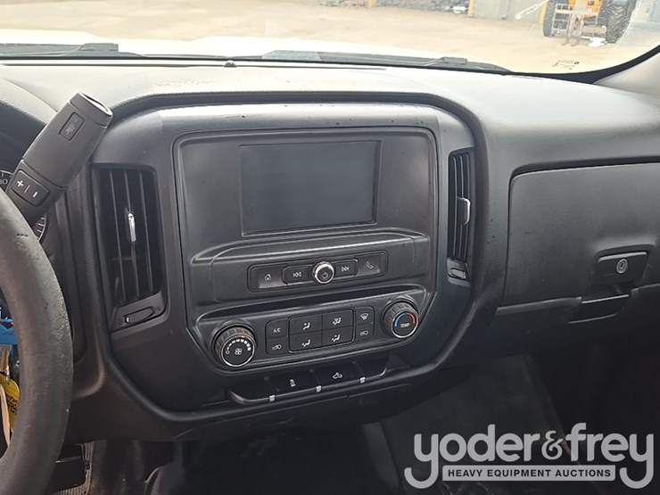2016-chevrolet-silverado-image-42