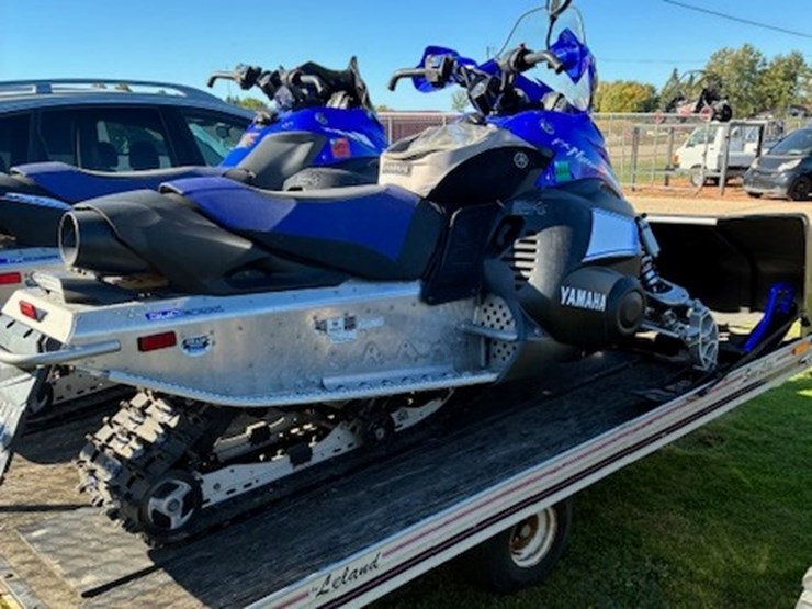 #710-•-2009-yamaha-nytro-snowmobile,-2009-yamaha-nytro-snowmobile,-and-leland-trailer-(has-wi-title)-(clintonville,-wi)-image-3