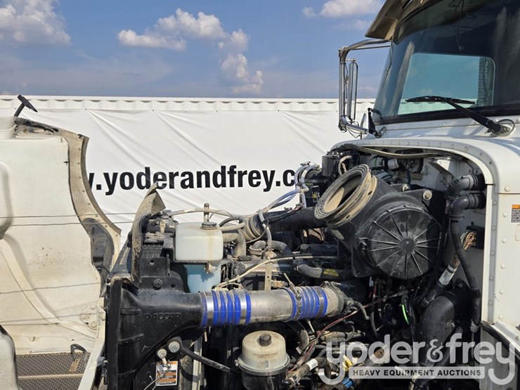 2018-peterbilt-348-image-92