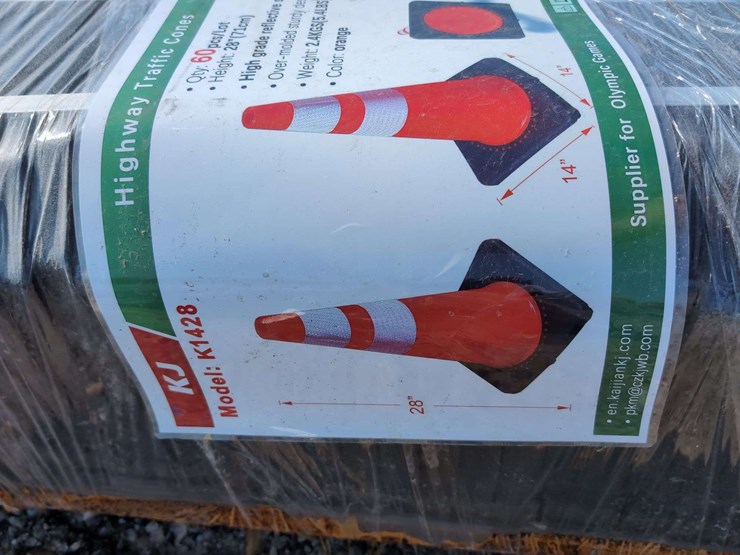(60)-kj-highway-traffic-cones---28"-x-14"-image-4
