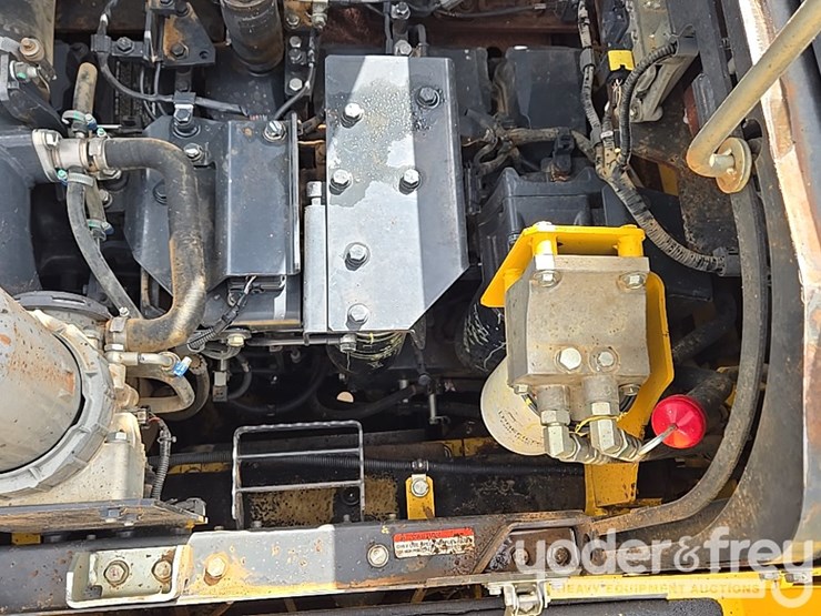 2023-komatsu-pc490-lc-11-image-80