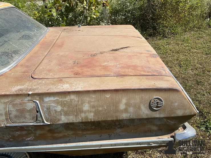 1963-chevrolet-impala-collector-car-image-17