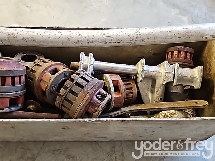 ratchet-pipe-threader-kit-image-10