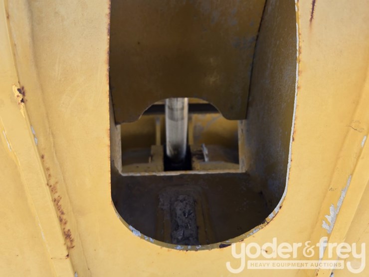 2016-caterpillar-12m3-image-43