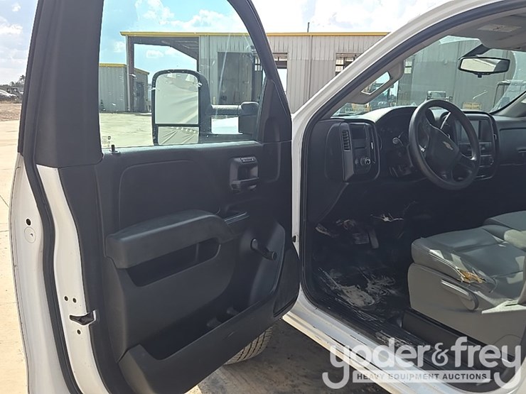 2016-chevrolet-silverado-image-36