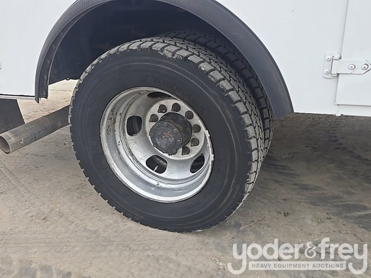 2015-dodge-ram-5500-image-18