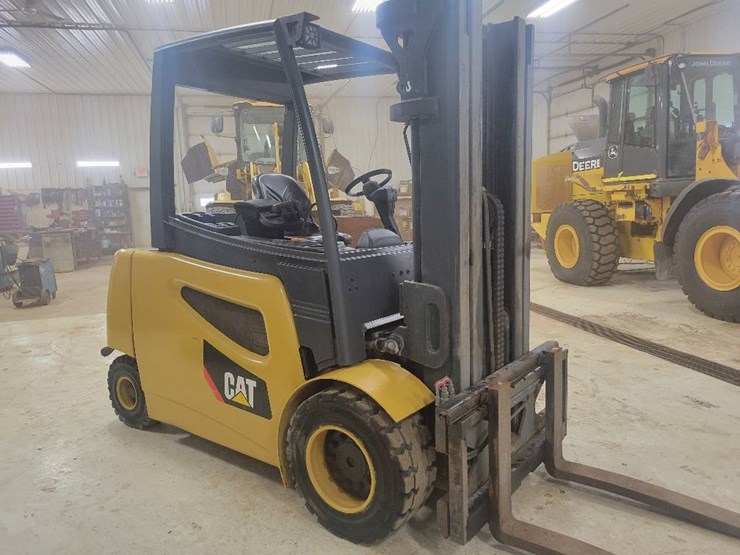 #311-•-2017-cat-2ep10000-forklift-(minocqua,-wi)-image-2