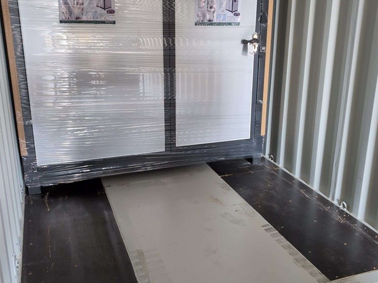 40-ft-shipping-container---cimu01292845g1---hunter-green-image-8