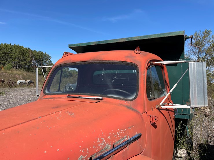 #424-•-vintage-ford-1-1/2-ton-single-axle-dump-truck-(no-title)-(houghton,-mi)-image-10