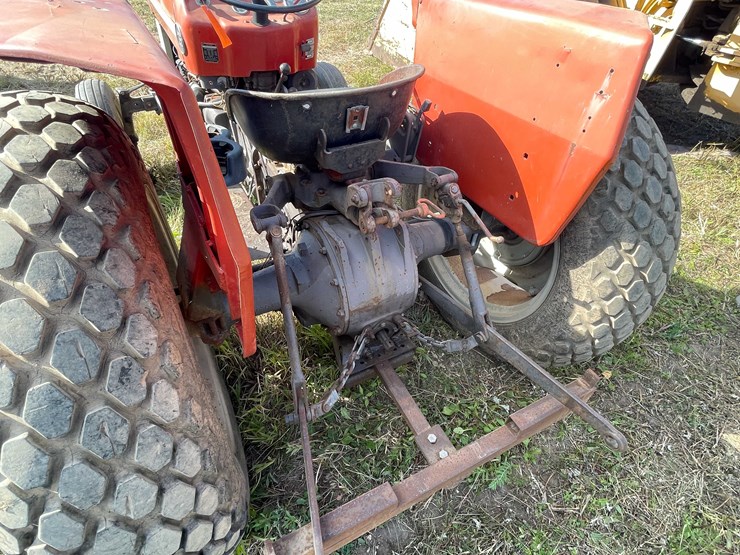 massey-ferguson-135-image-10
