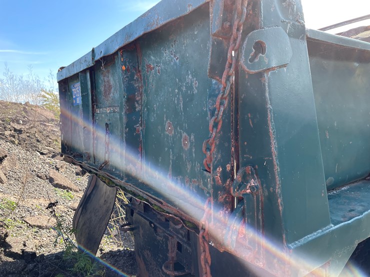 #424-•-vintage-ford-1-1/2-ton-single-axle-dump-truck-(no-title)-(houghton,-mi)-image-30