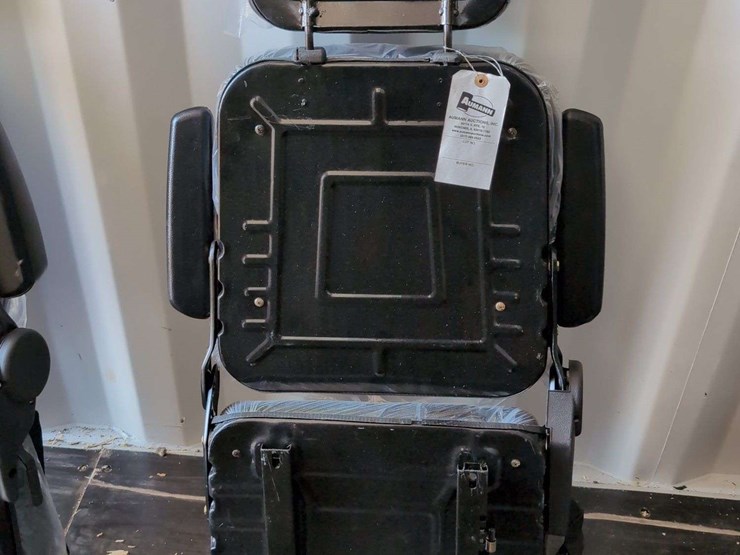 (1)-universal-mower/tractor-seat---with-mounting-brackets-image-4